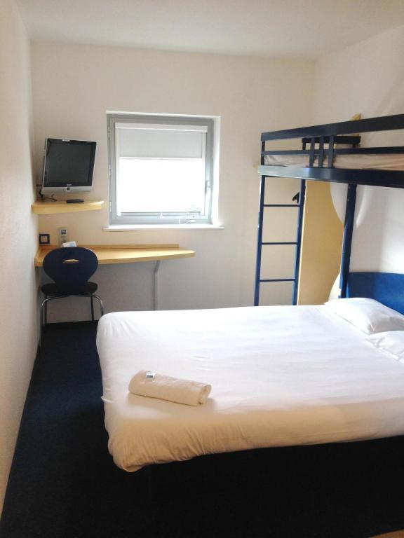 Ibis Budget Newport Exterior photo