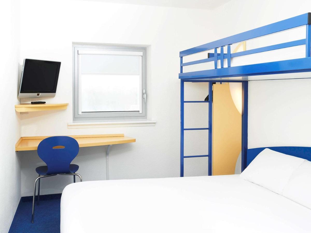 Ibis Budget Newport Exterior photo